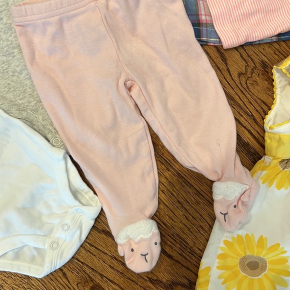 LIKE NEW SPRING AND SUMMER SET - CARTERS 3M OUTFIT PIECES AND SUNFLOWER DRESS - Picture 3 of 10